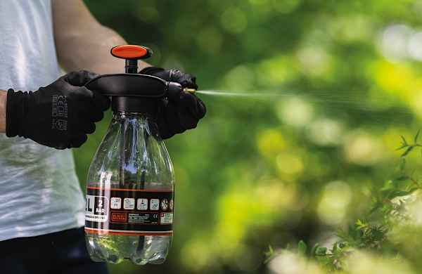 Pressure Sprayer Black+Decker 2lt for Garden & House-2